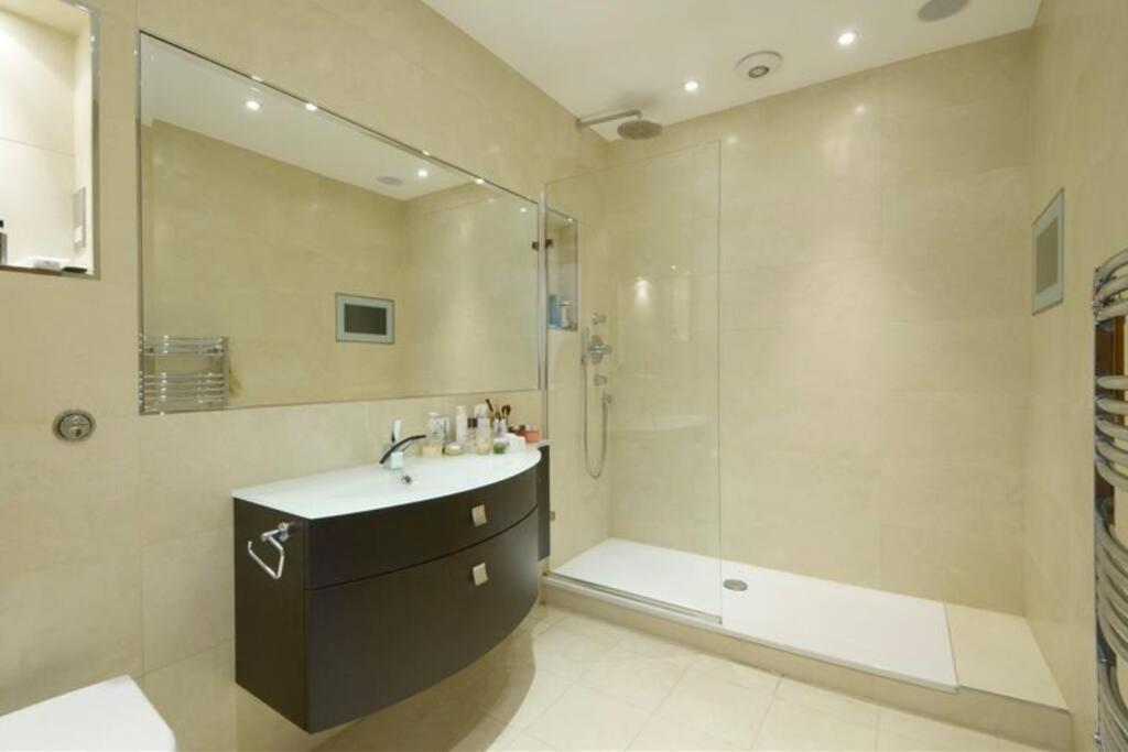 Designer 2 Bedroom Pimlico London Exterior foto