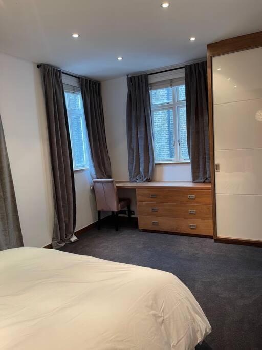 Designer 2 Bedroom Pimlico London Exterior foto